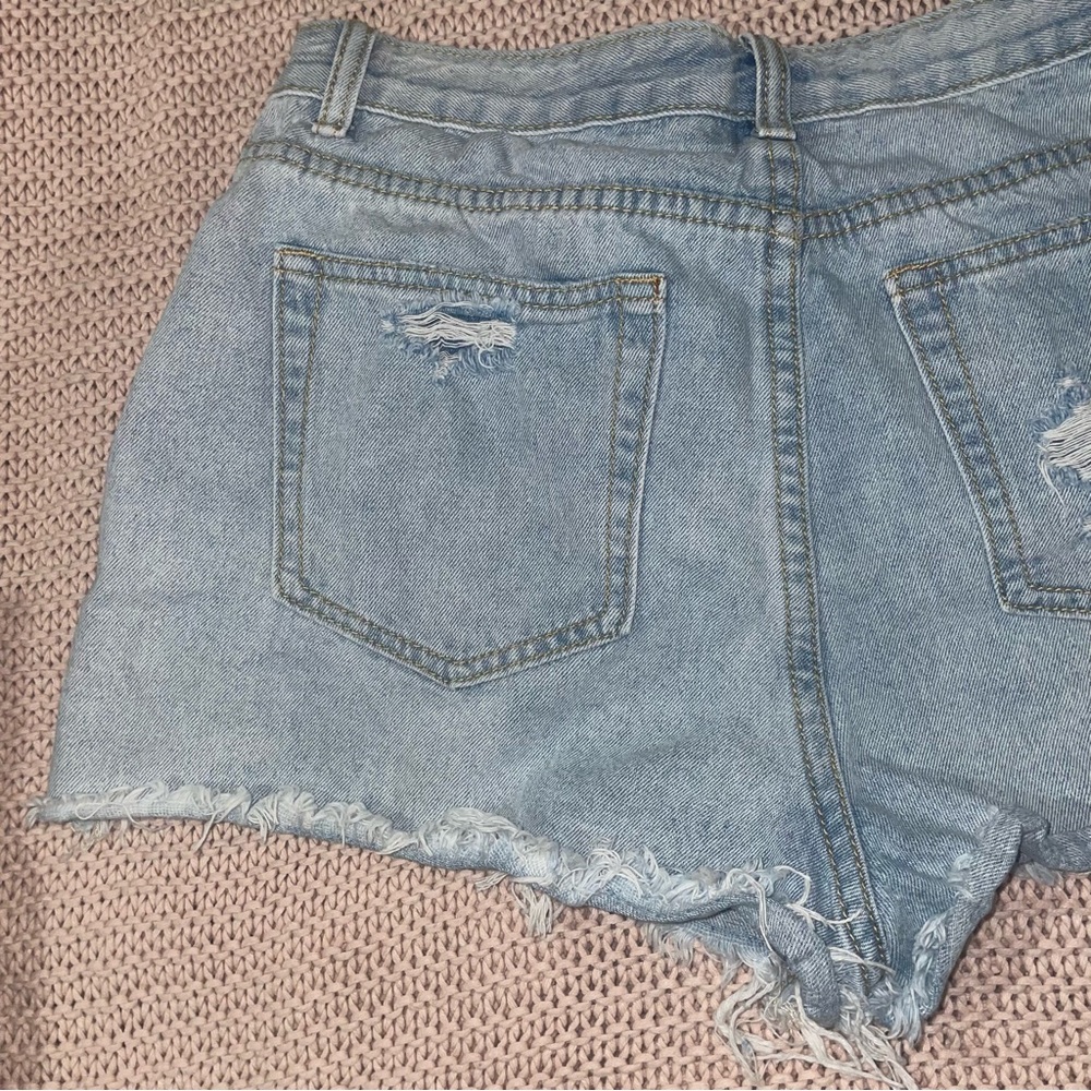 Distressed Jean Short Shorts Never Worn - Picture 6 of 8